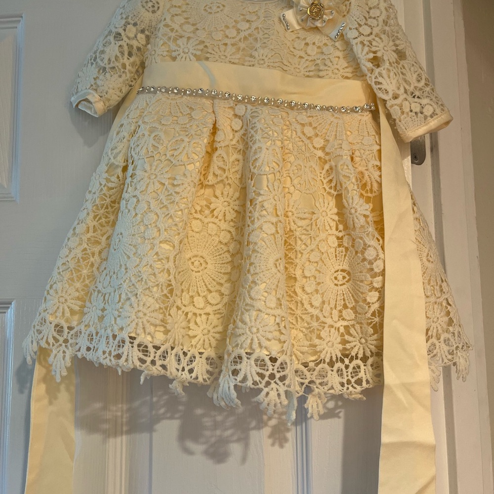 Elegant Lace Dress with Ribbon